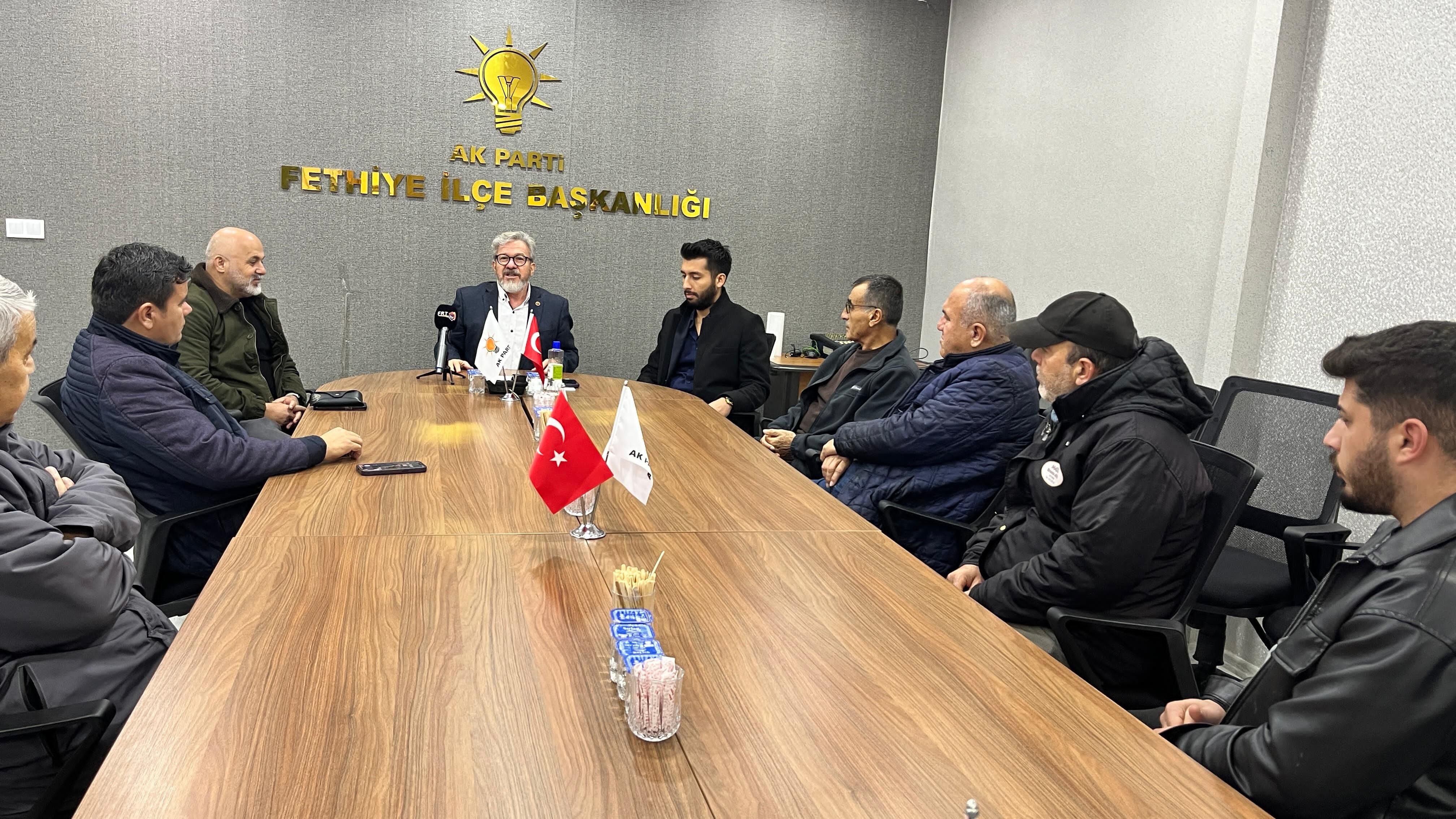 Salih Dündar’dan İlçe Başkanı Sarıhan’a Ziyaret