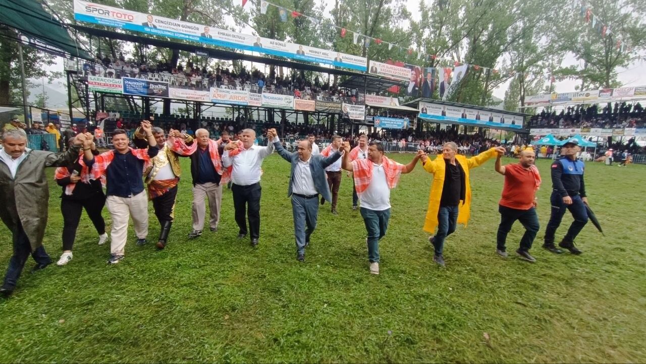 Seki Yağlı Pehlivan Güreşleri’nde Ağalık İhalesini Ramazan Sarıca Kazandı