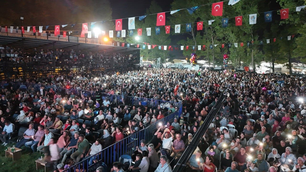 Seki Zümrüt Çayırında Alişan Rüzgarı Esti