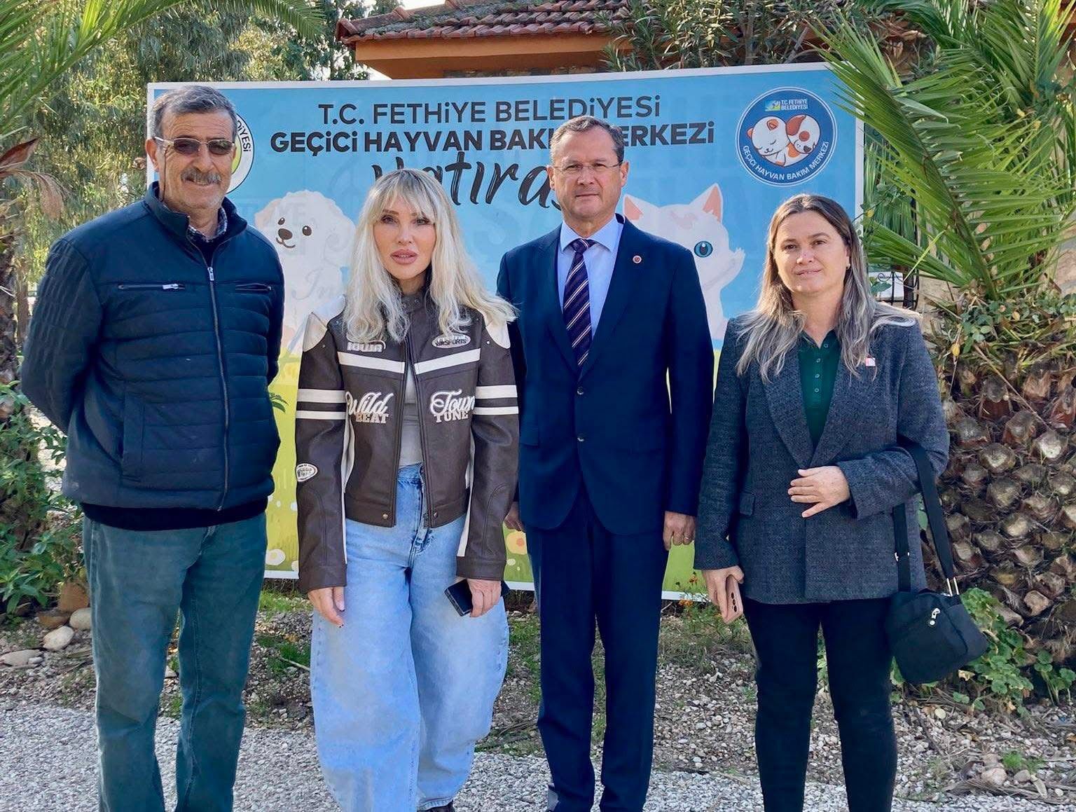 Ünlü Şarkıcı Serengil, Köpek Sahiplendi