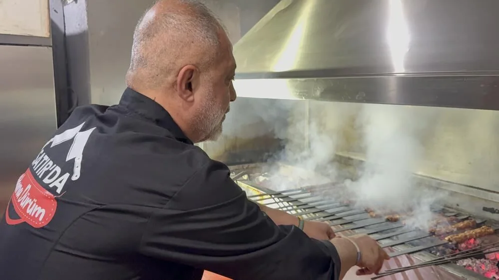 Sevgilisine Çiçek Yerine Kebap Buketi Yaptırdı