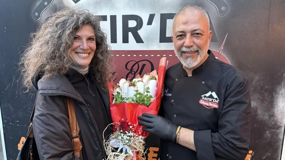 Sevgilisine Çiçek Yerine Kebap Buketi Yaptırdı