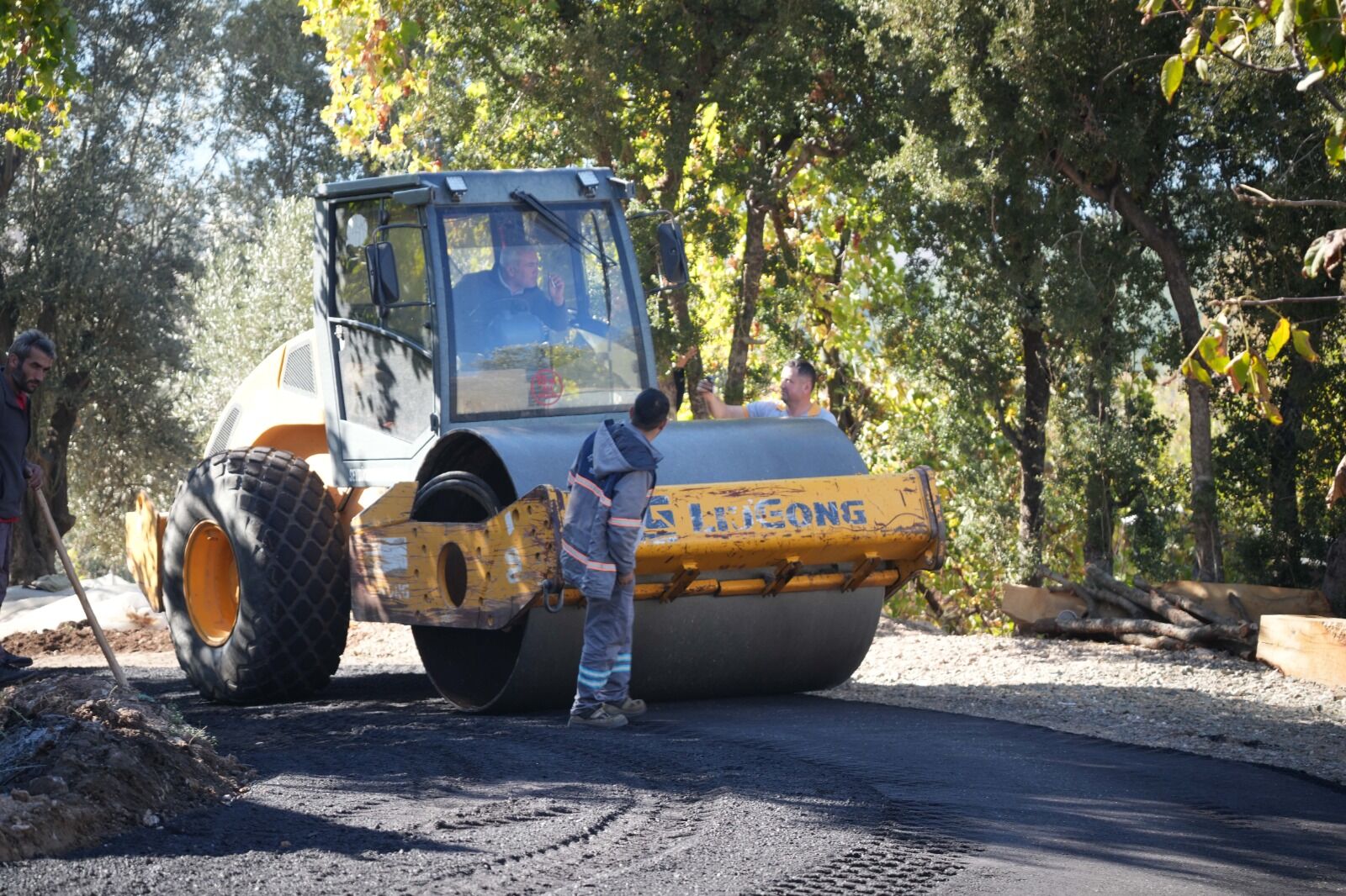 Seydikemerde 65 Mahalleye Eşit Hizmet: 11 Ayda 120 Bin M² Parke, 430 Km Yol