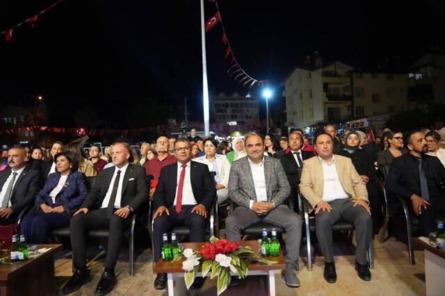 Seydikemer’de Ali Kınık ve Ozan Manas’tan Muhteşem Konser