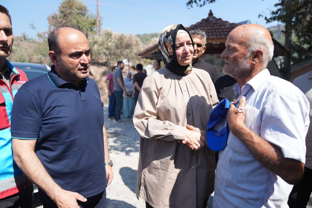 Seydikemer'de Devlet-Millet El Ele