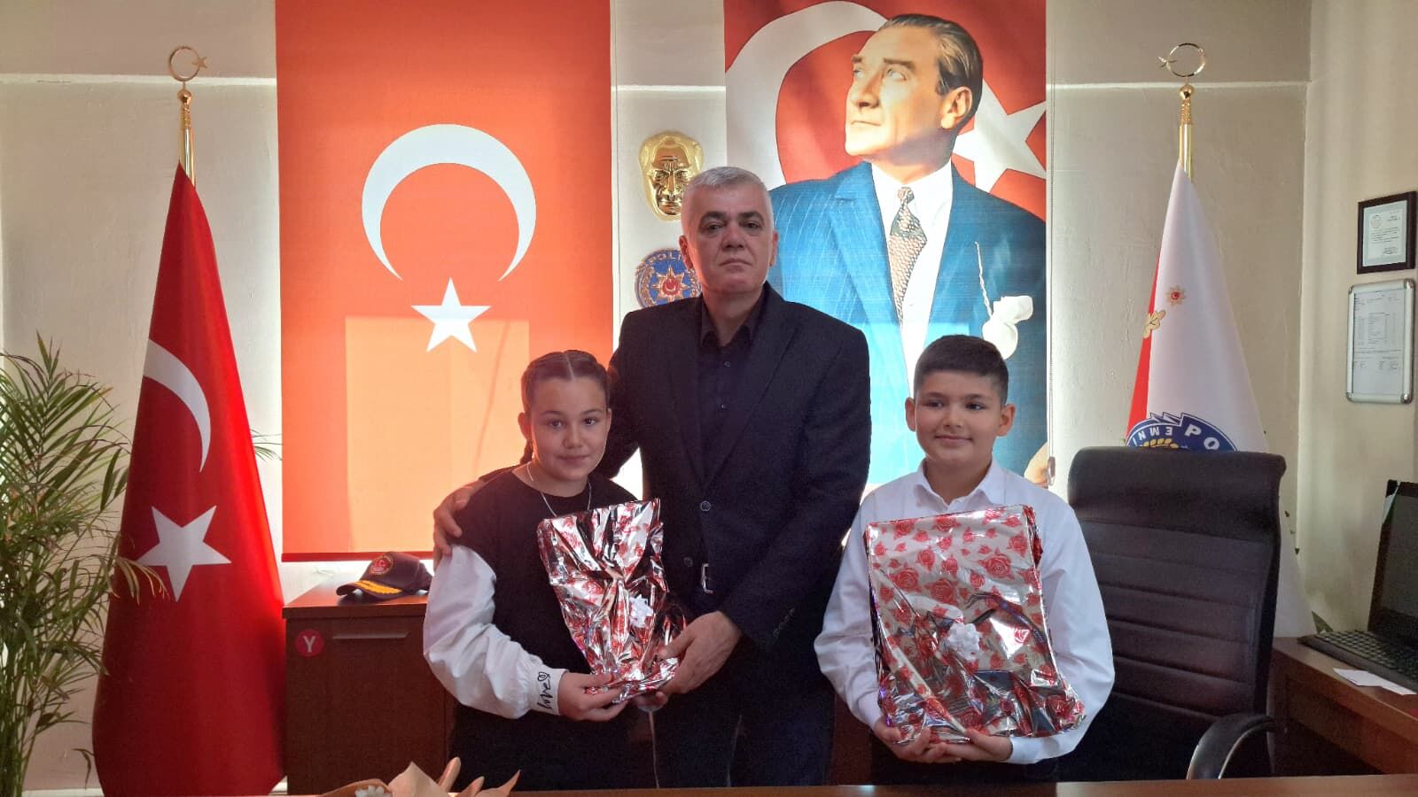 Seydikemer’de Emniyet Müdürlüğü Makamı Miniklere Emanet