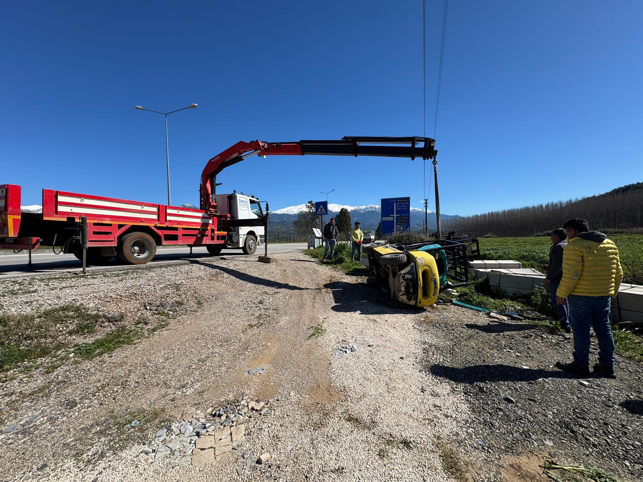 Forklift Devrilmesi Sonucu, 1 Kişi Ağır Yaralandı