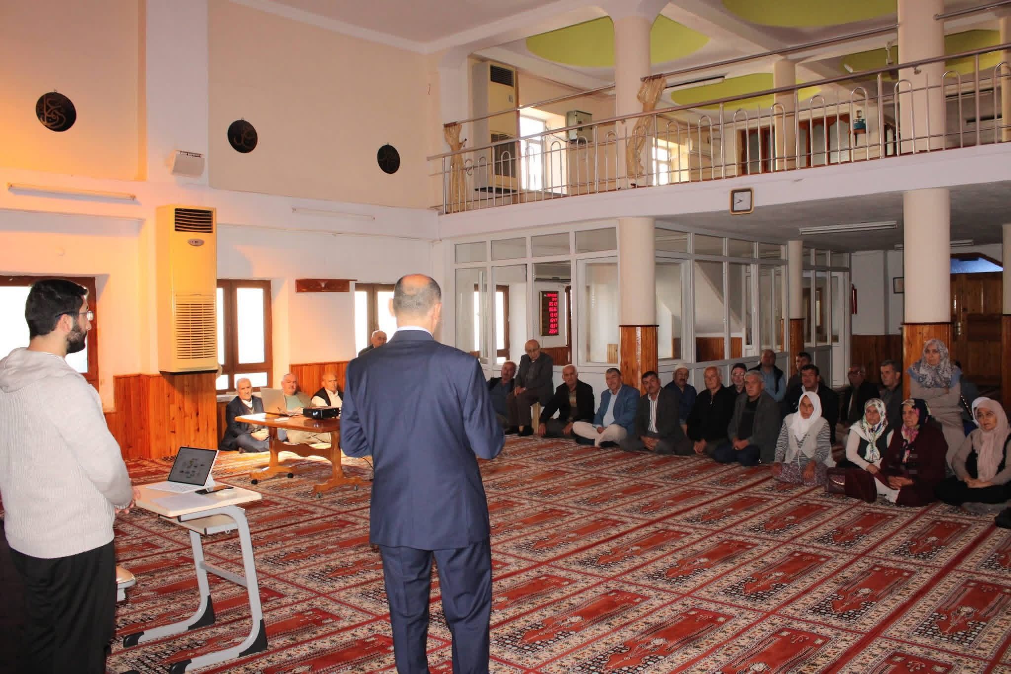Seydikemer'de Hac Eğitim Semineri Düzenlendi