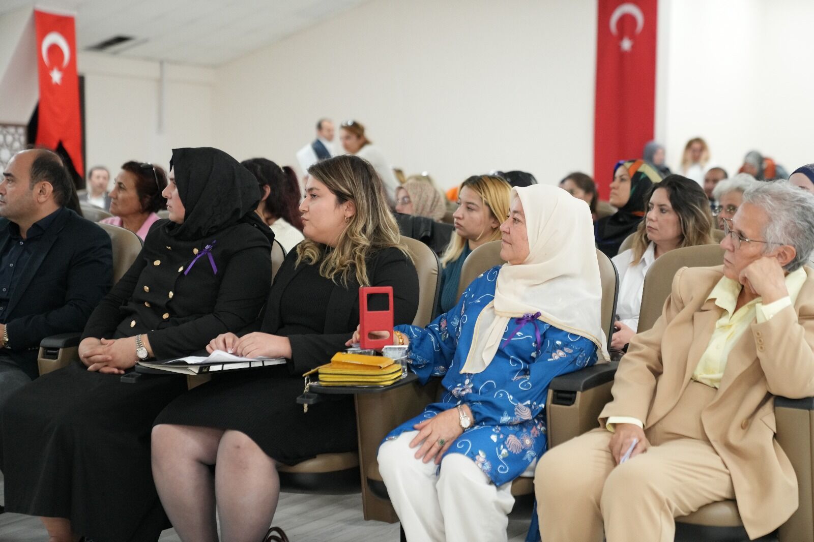Seydikemer’de Kadına Yönelik Şiddete Farkındalık Etkinliği Düzenlendi
