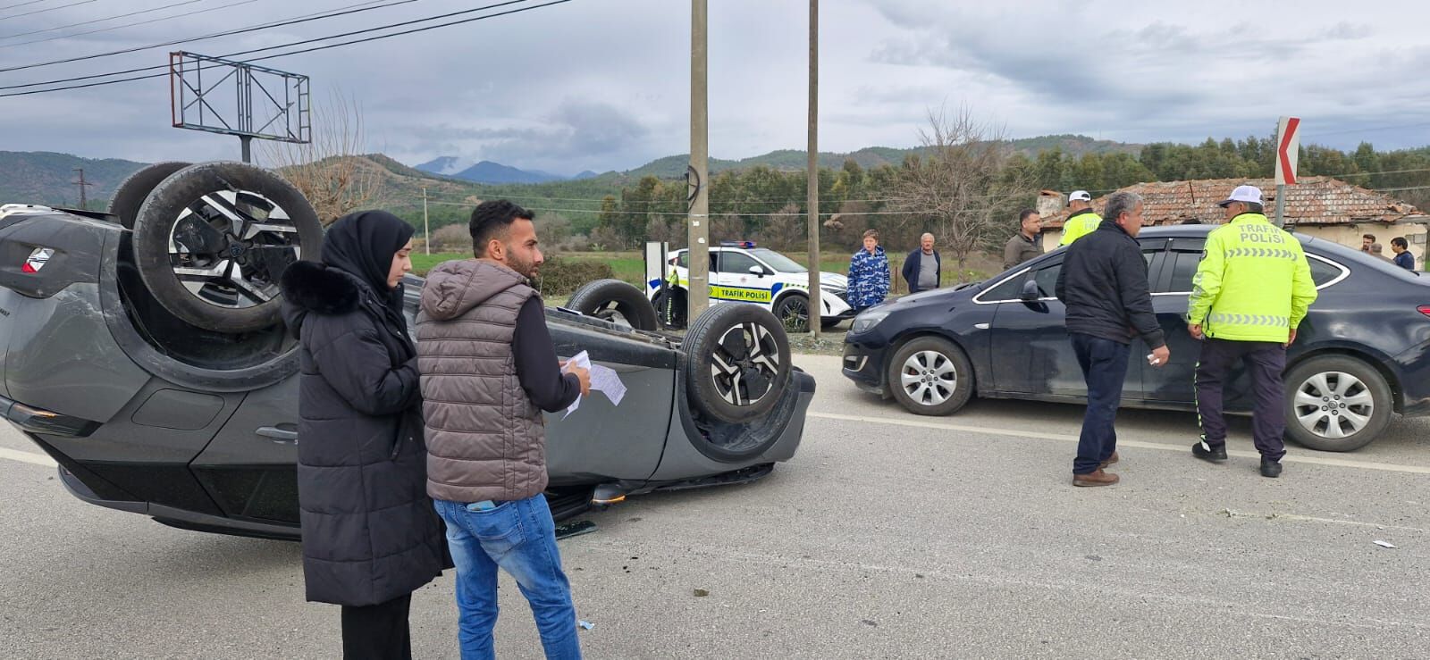 Seydikemer’de Kaza: İki Araç Takla Attı