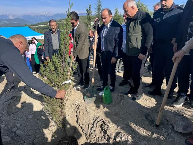 Seydikemer’de Milli Ağaçlandırma Günü’nde Fidanlar Toprakla Buluştu