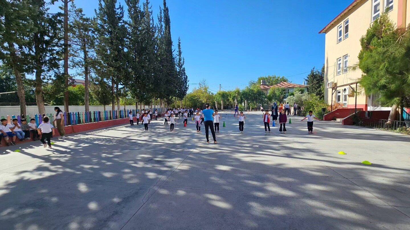 Seydikemer’de Öğrenciler Amatör Spor Haftası’nı Kutladı