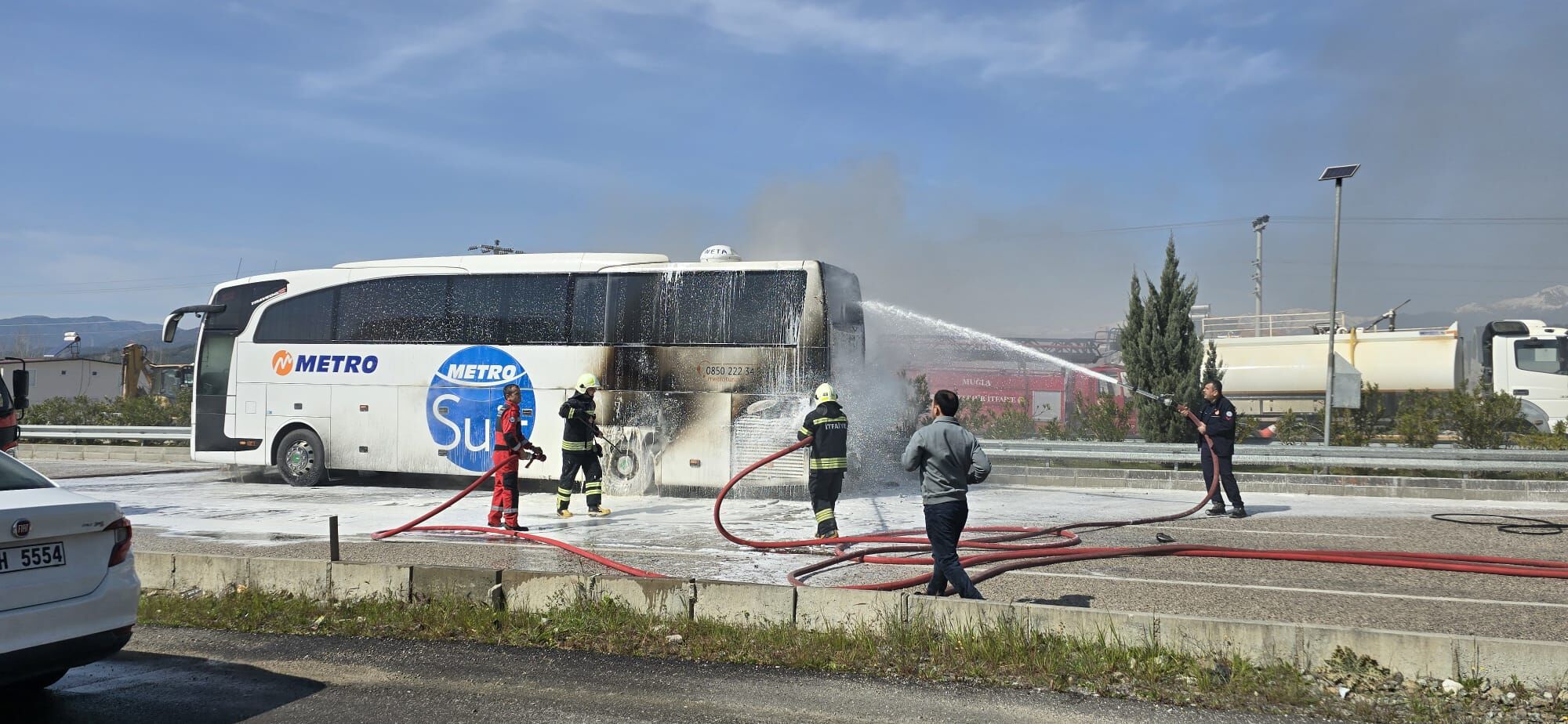 Seydikemer'de Otobüs Yangını