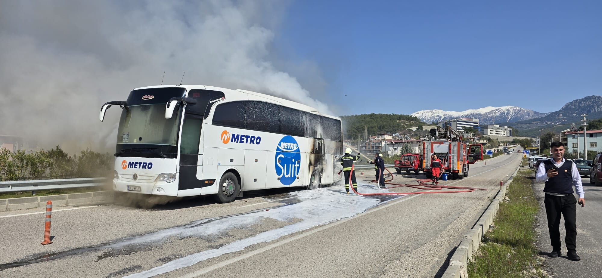 Seydikemer'de Otobüs Yangını