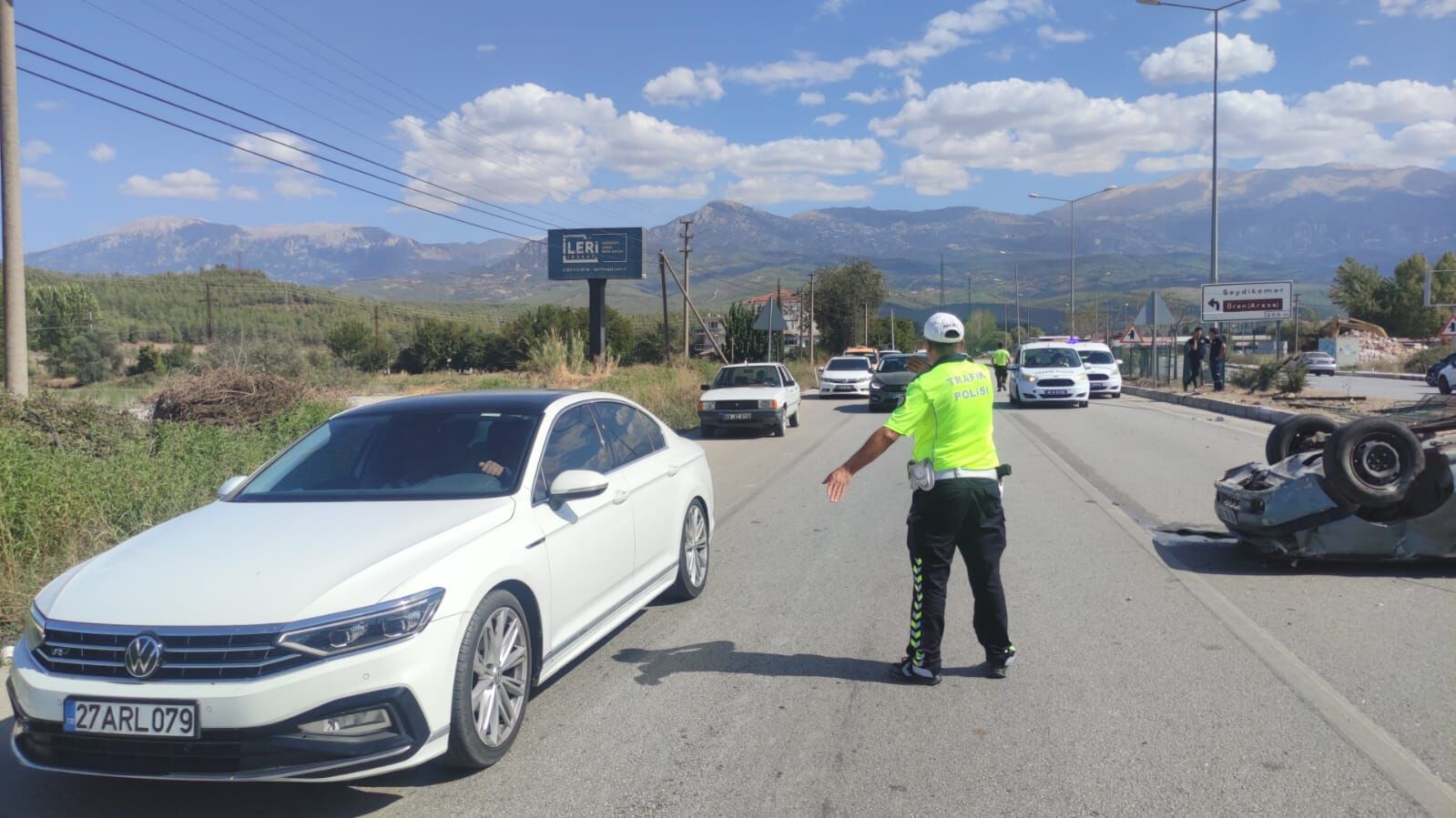 Seydikemer’de Otomobil Takla Attı, 2 Yaralı