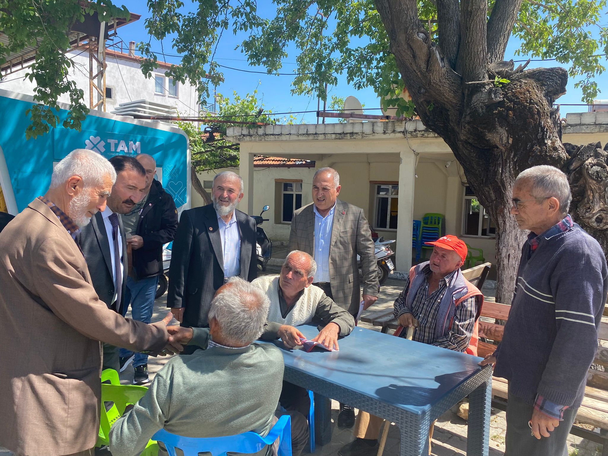 Seydikemer’de Saadet Partisi’nden Esnaf Ziyareti