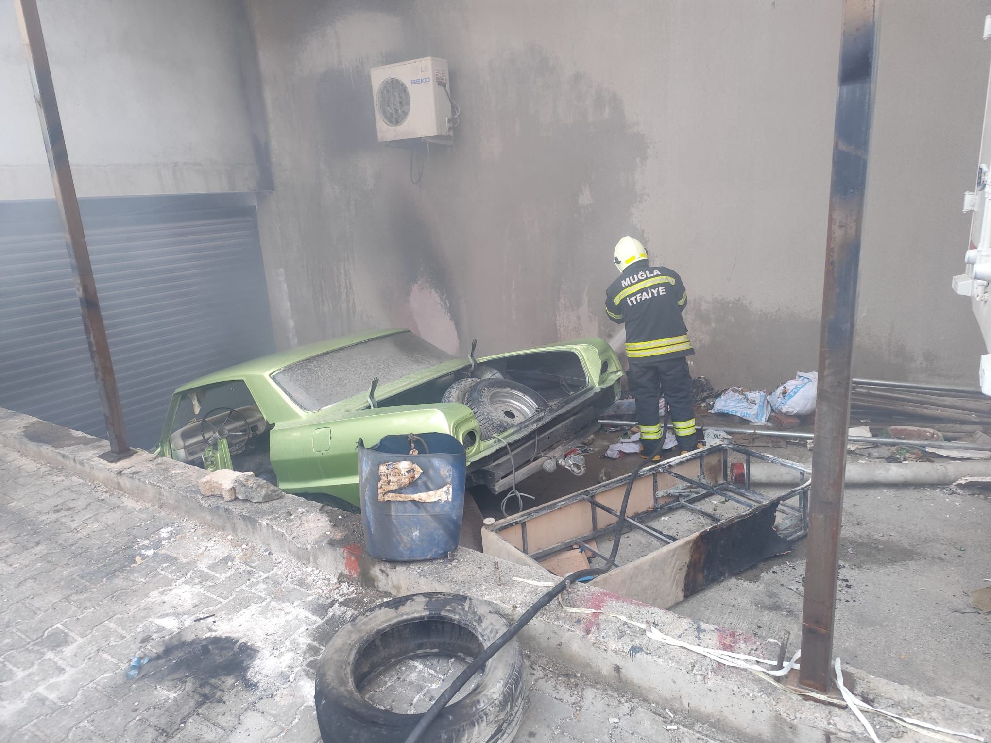 Seydikemer’de Sanayi Sitesinde Yangın Korkuttu