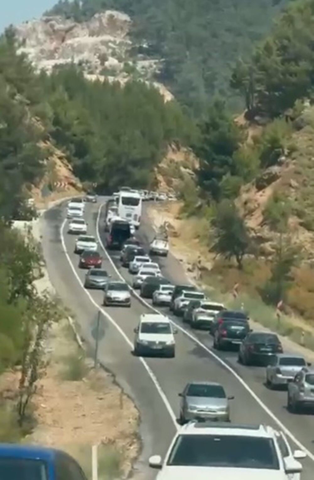 Seydikemer'de Seyir Halindeki Otomobil Alev Aldı