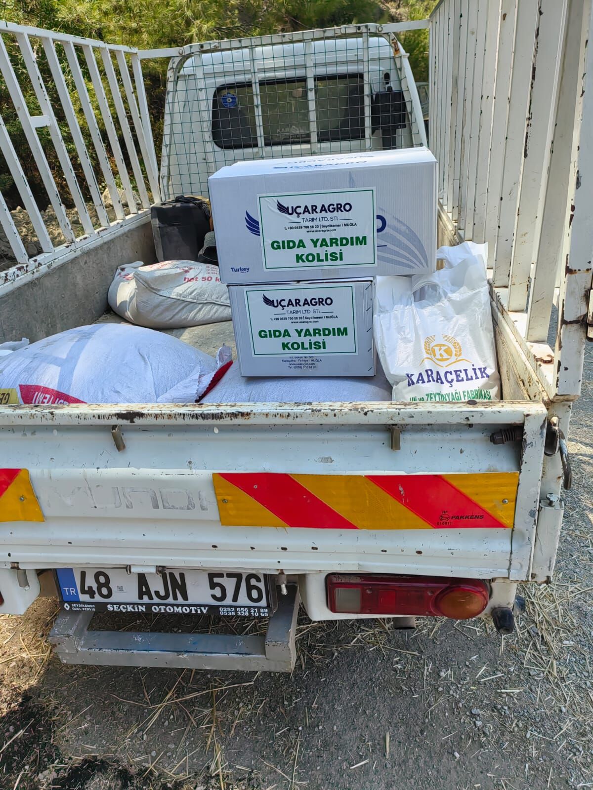 Seydikemer’de Yangından Etkilenen Mahallelere Esnaftan Destek
