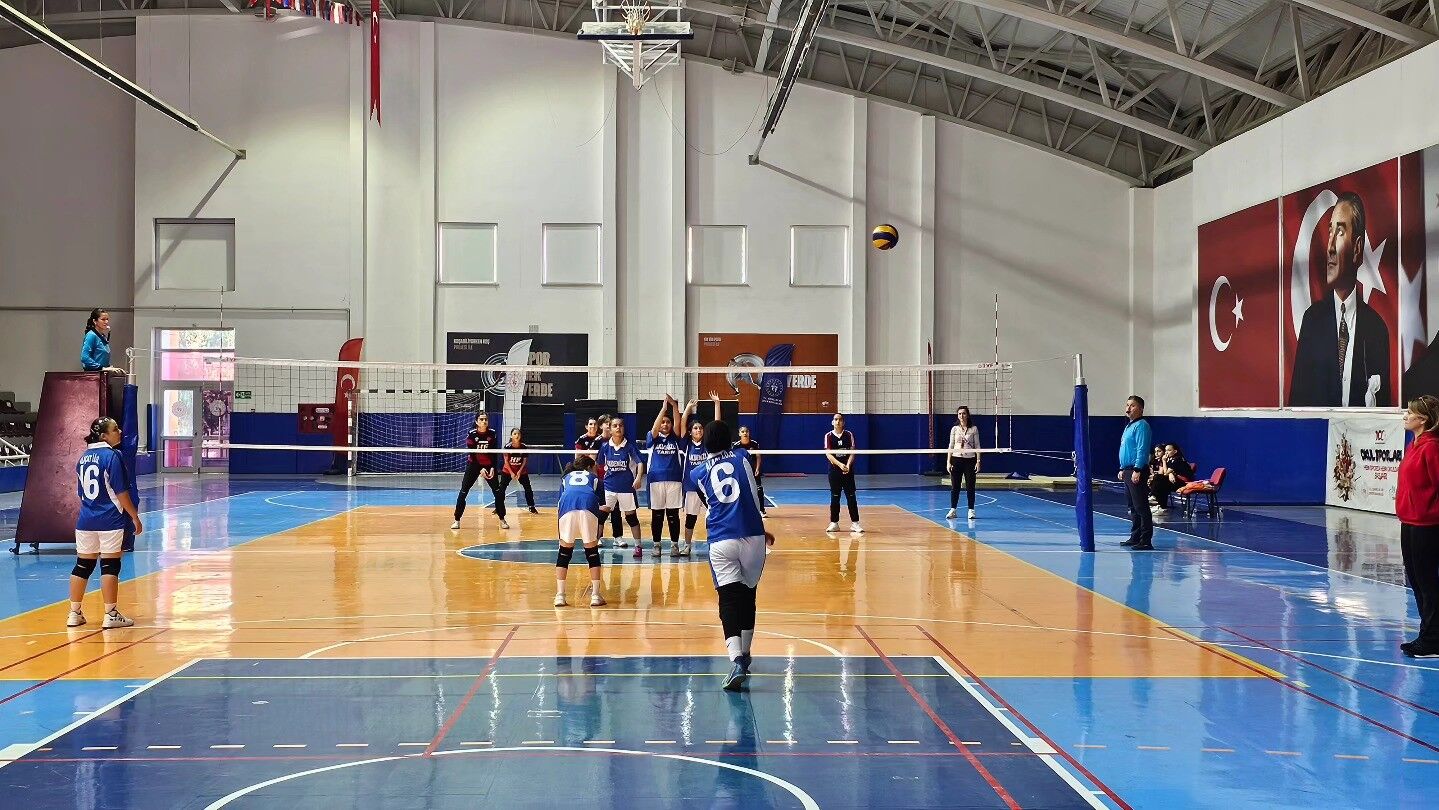 Seydikemer’de Yıldız Kızlar Voleybol İlçe Seçmeleri Başladı