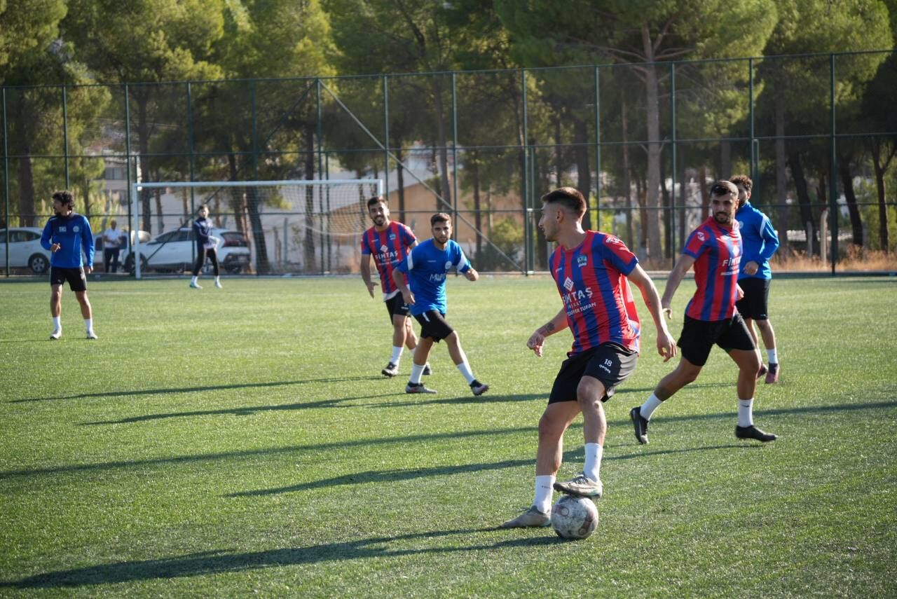 Bordo Mavili Takım İlk Maçında Galip Geldi
