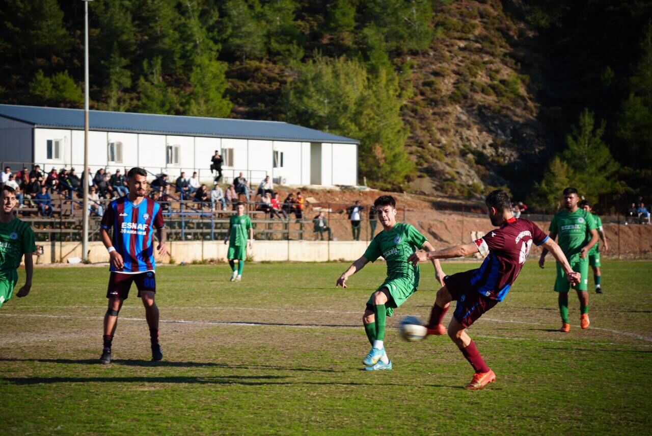 Seydikemerspor, Karaçulhaspor’u Farklı Mağlup Etti: 8-1
