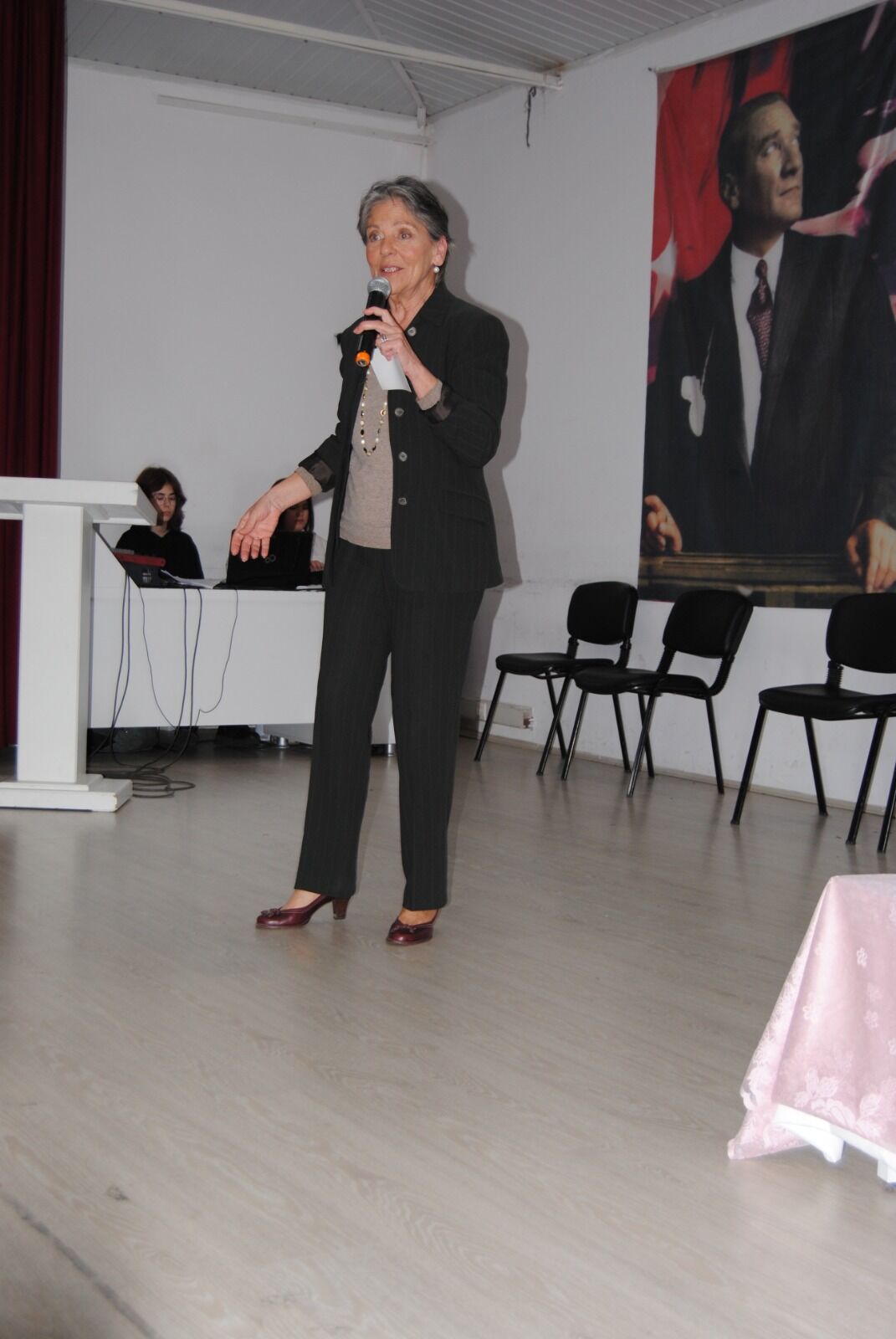 Sibel Savacı, Görgü Ve Nezaket Kurallarını Anlattı