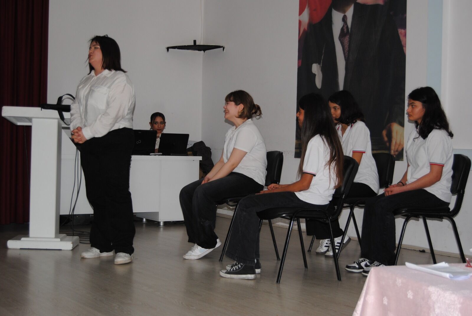 Sibel Savacı, Görgü Ve Nezaket Kurallarını Anlattı