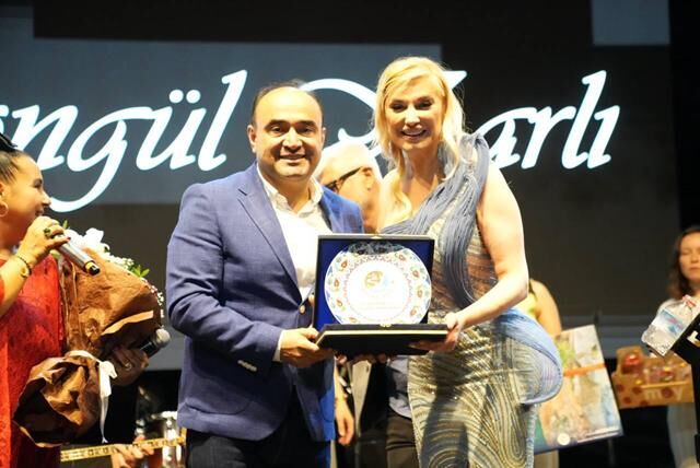 Songül Karlı, Tarihi Letoon Antik Kentinde Sevenlerini Coşturdu