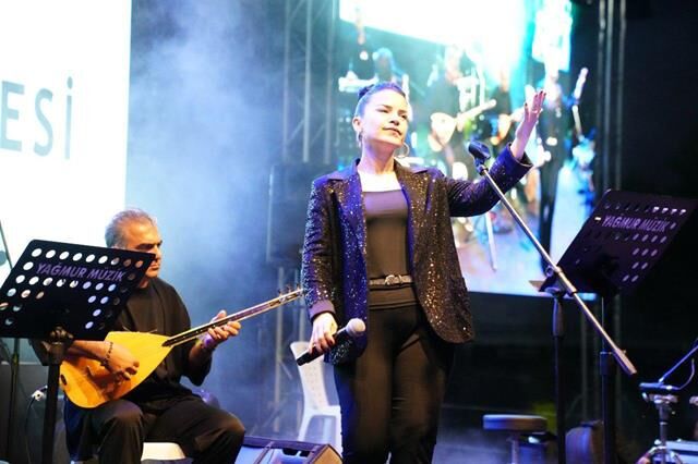 Songül Karlı, Tarihi Letoon Antik Kentinde Sevenlerini Coşturdu