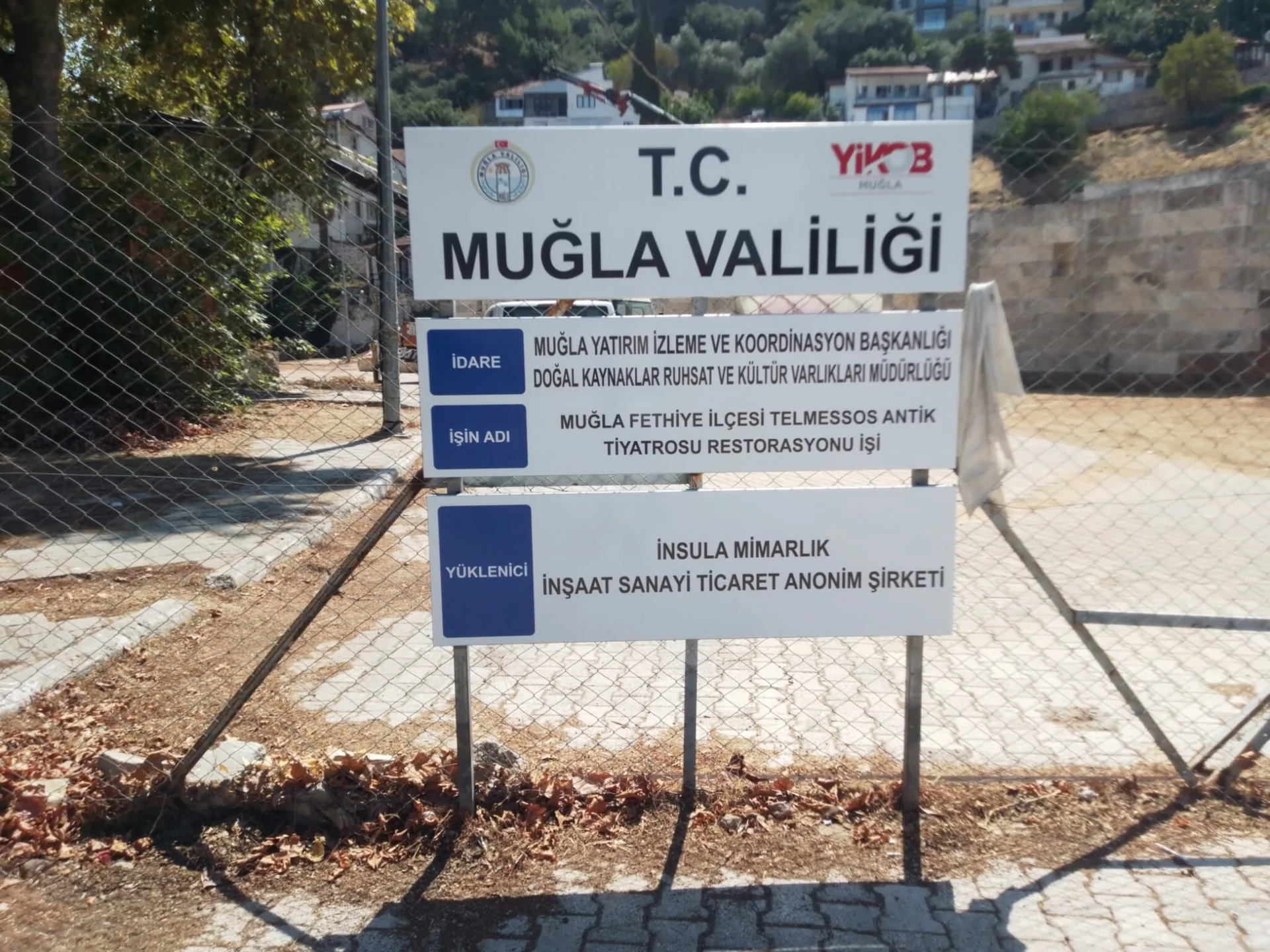 Telmessos Antik Tiyatrosu’nda 40 Derece Sıcaklıkta Restorasyon Çalışmaları Yapılıyor