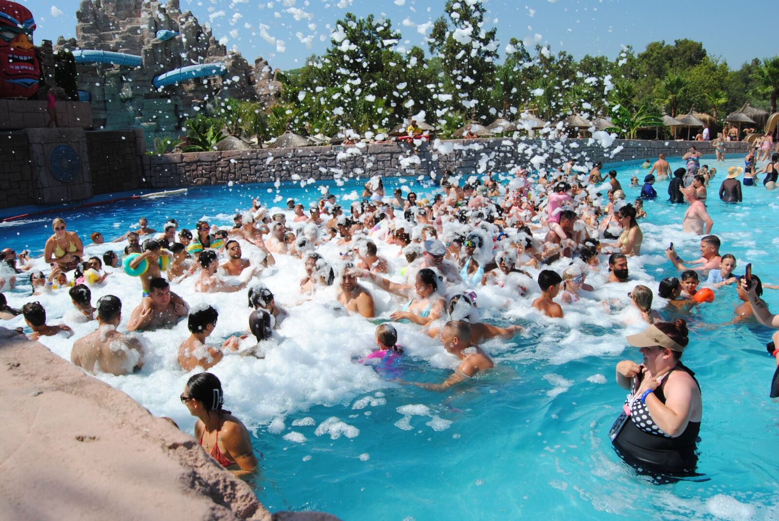 Turistler Orka Tema Park'ta Eğlencenin Tadını Çıkardılar