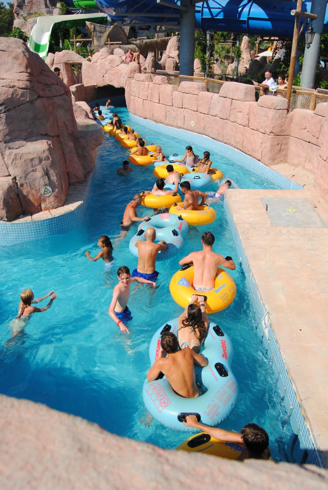 Turistler Orka Tema Park'ta Eğlencenin Tadını Çıkardılar
