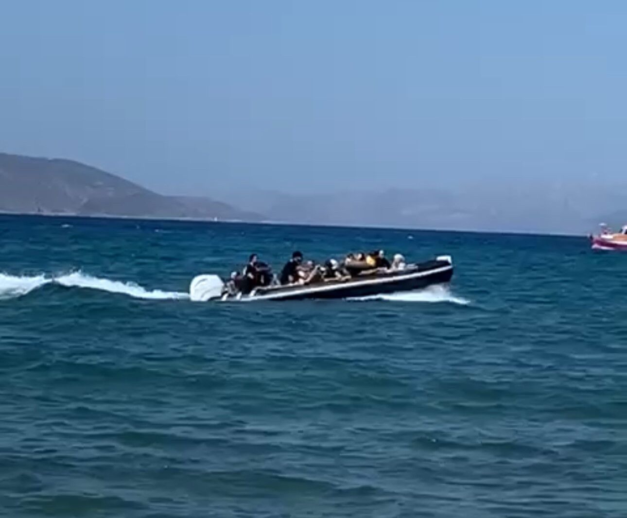 Turistlerin Gözü Önünde Mültecilerin Kaçışı Herkesi Şok Etti