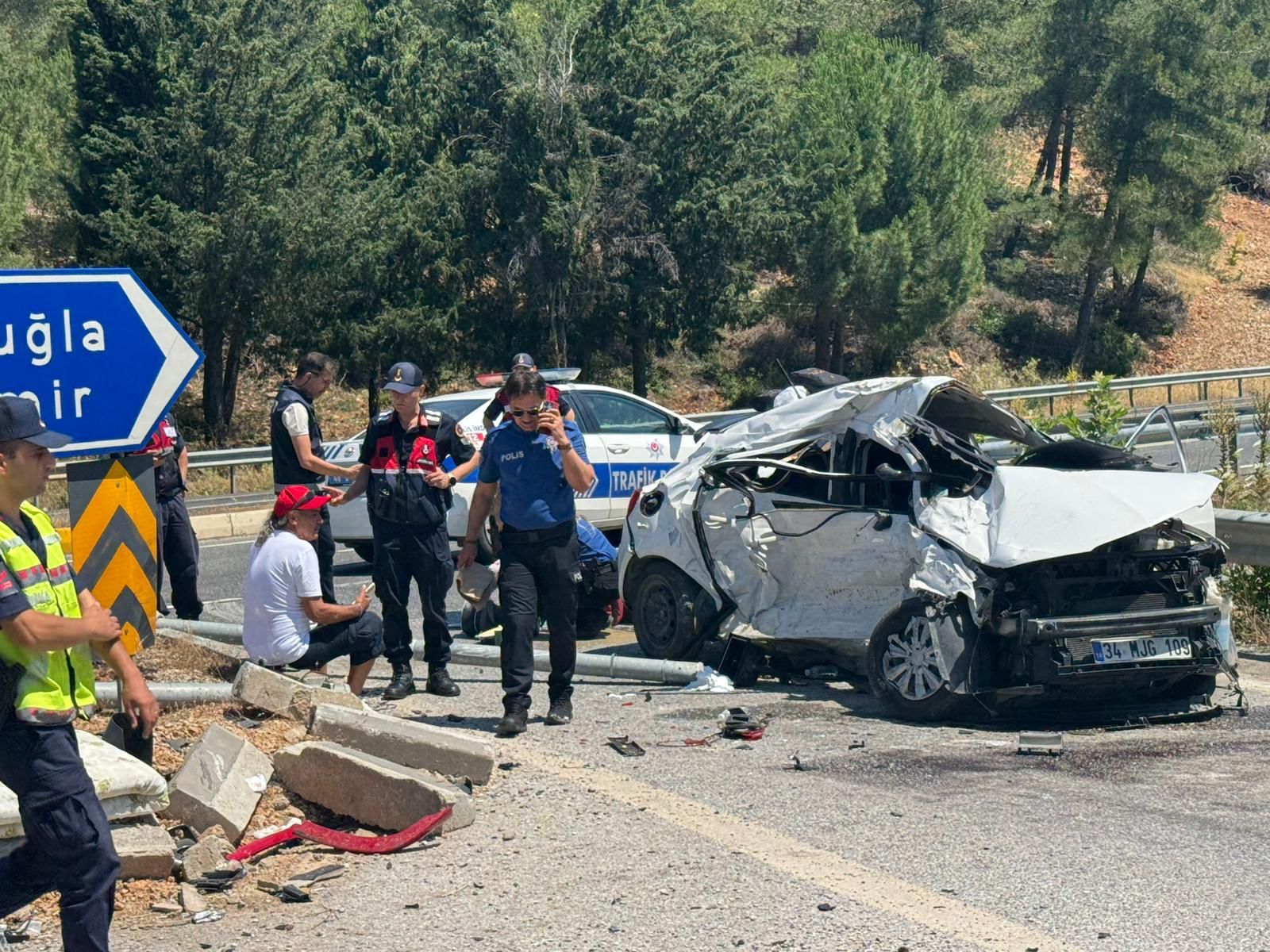 Ula’da Kırmızı Işık İhlali İddiası: 1’i Ağır 4 Yaralı