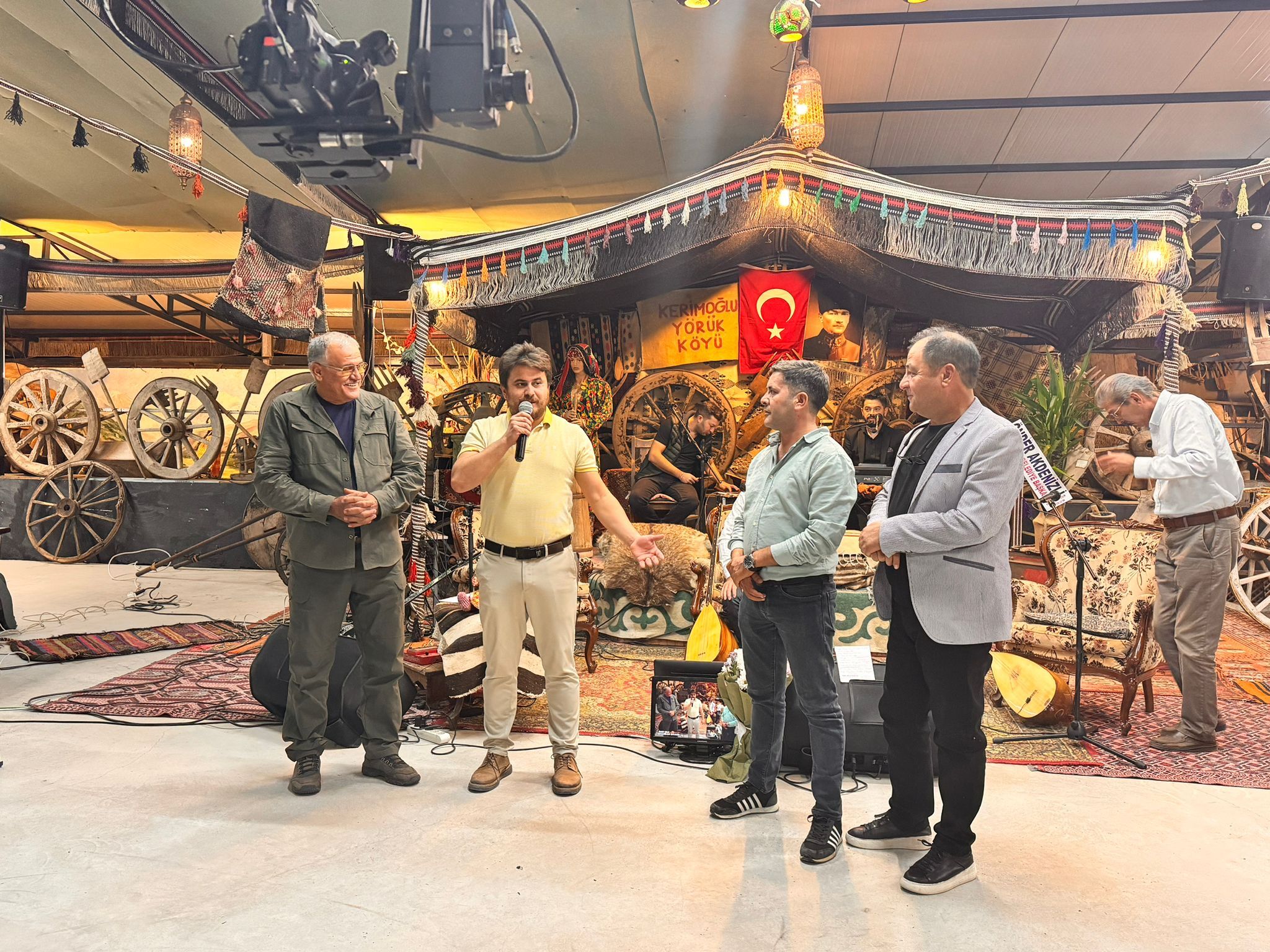 Ümmet Çelik ile "Diyardan Diyara" Muhteşem Bir Programla Başladı