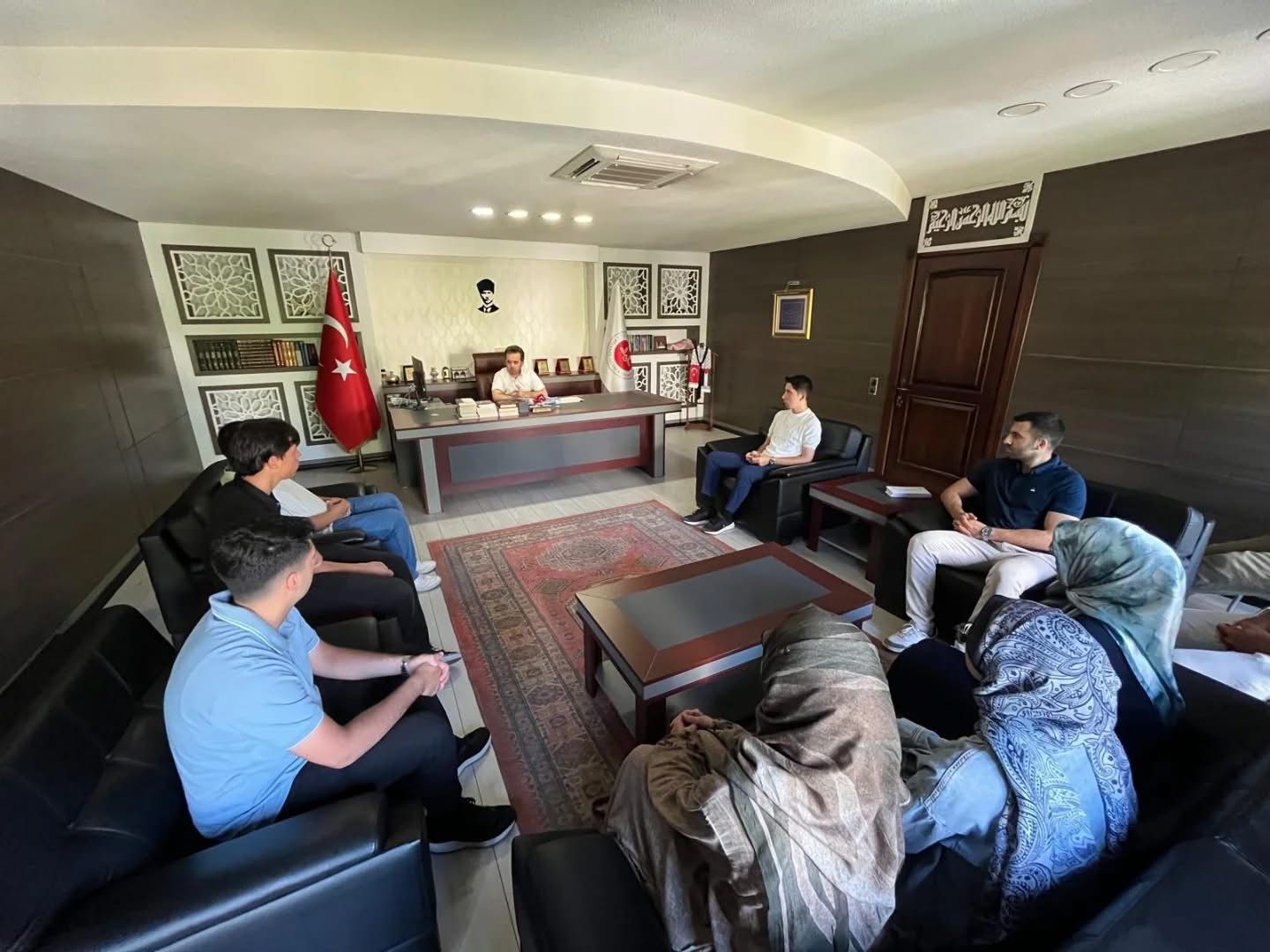 Umre Ödüllü Bilgi Yarışması'nda Başarılı Öğrenciler Ödüllendirildi