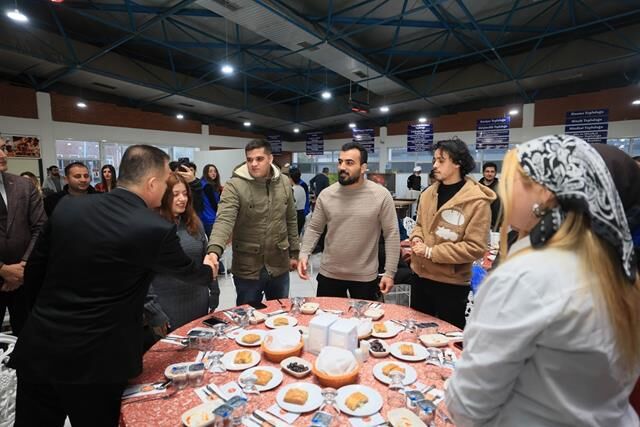 Vali Akbıyık, Gençlerle İftar Programında Buluştu