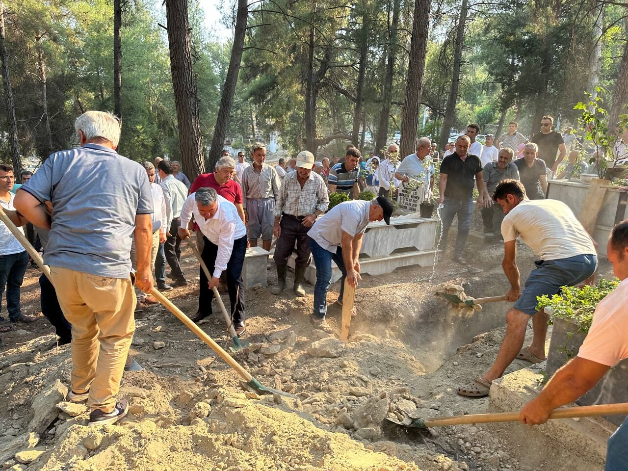 Başkan Güven’in Annesi Dualarla Uğurlandı