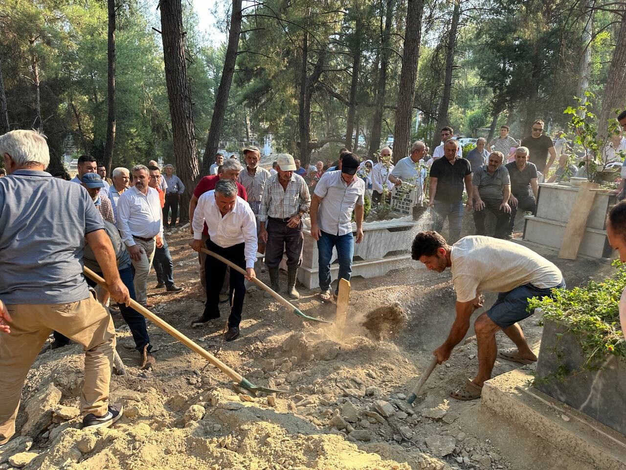 Başkan Güven’in Annesi Dualarla Uğurlandı