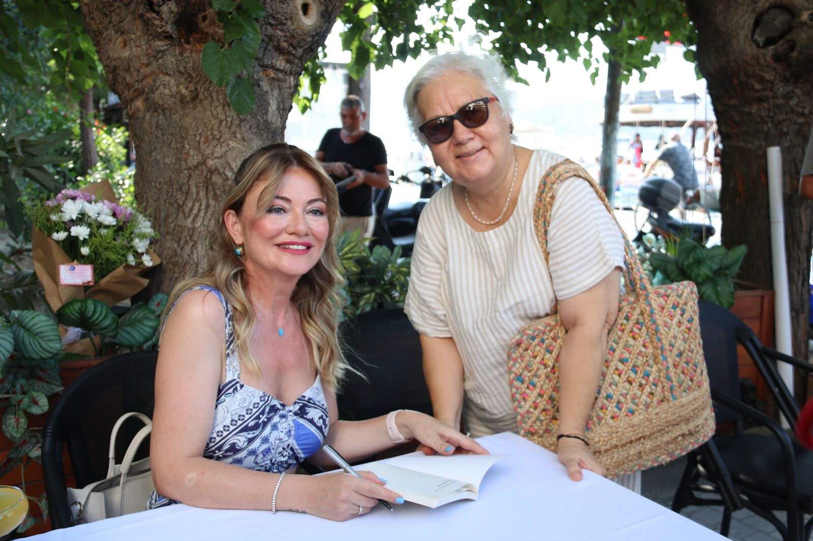 Serpil Torunoğulları’nın Şiir Kitabının İmza Gününe Yoğun İlgi Oldu