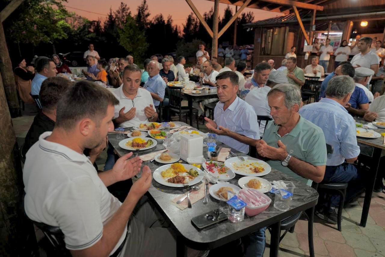 Başkan Akdenizli, Mahalle Muhtarlarıyla Bir Araya Geldi