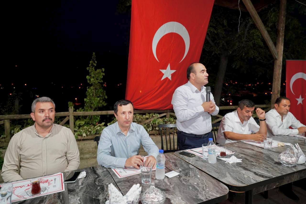 Başkan Akdenizli, Mahalle Muhtarlarıyla Bir Araya Geldi