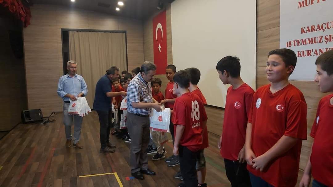 Karaçulha 15 Temmuz Şehitleri Kur'an Kursu'nda Veda Programı