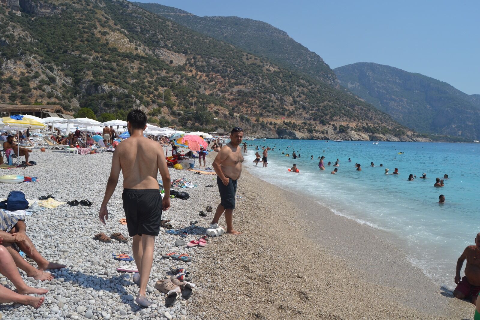 Ölüdeniz’e Tatilci Akını, Uzun Araç Kuyruğu Oluştu