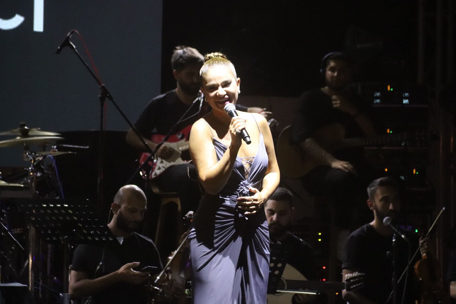 Derya Bedavacı, Hayal Kahvesi'nde Unutulmaz Bir Gece Yaşattı