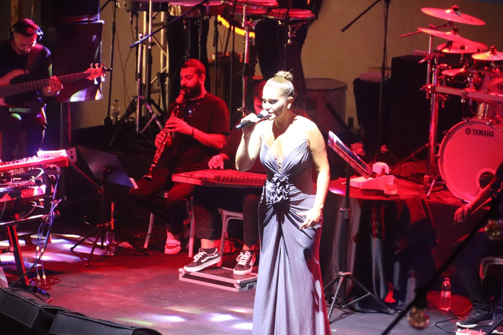 Derya Bedavacı, Hayal Kahvesi'nde Unutulmaz Bir Gece Yaşattı