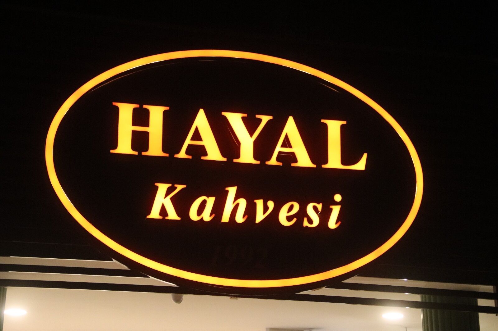 Derya Bedavacı, Hayal Kahvesi'nde Unutulmaz Bir Gece Yaşattı