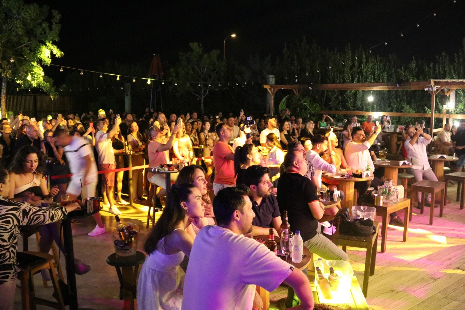 Hayal Kahvesi Fethiye’de Ayna Grubu Sahne Aldı