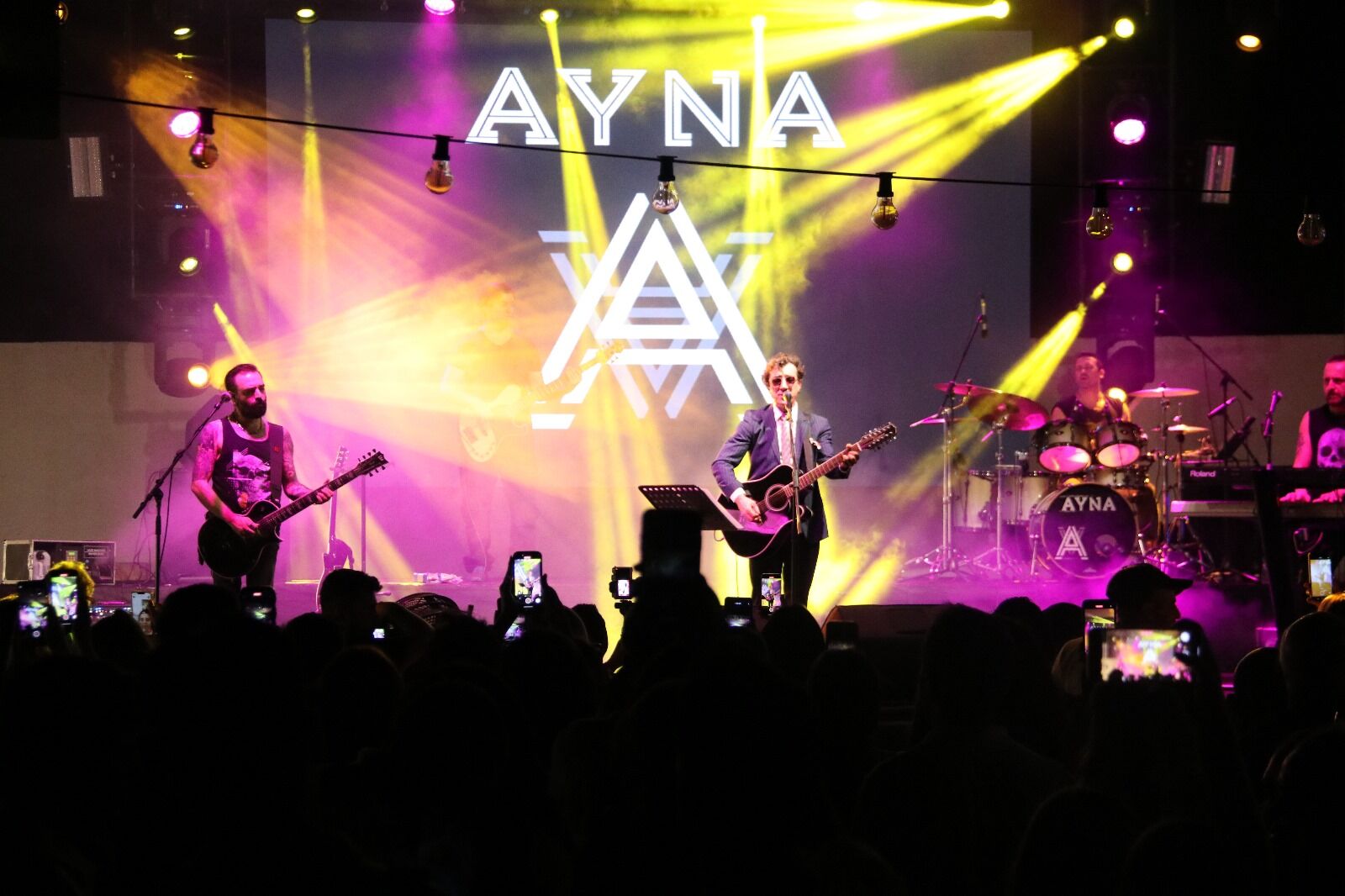 Hayal Kahvesi Fethiye’de Ayna Grubu Sahne Aldı